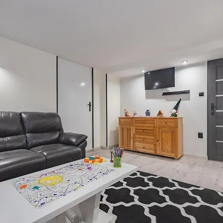 Wilczkowe Izby Leśnica