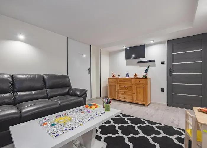 Wilczkowe Izby Leśnica